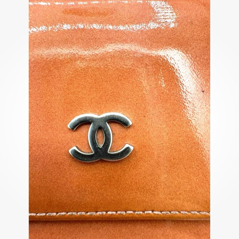 CHANEL- Vintage Coco Mark Enamel Flap Wallet Chestnut/Orange- MADE IN FRANCE - Picture 2 of 12